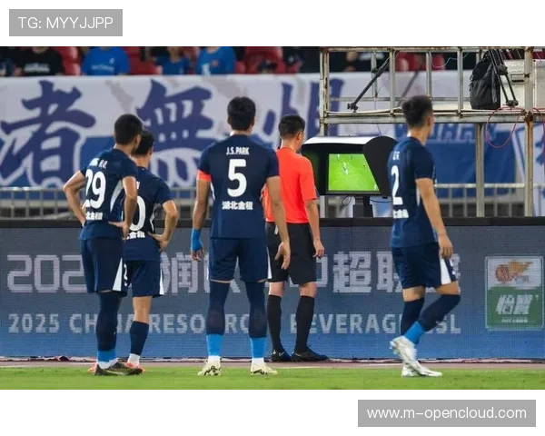 2025赛季保级安全线为25分,武汉三镇与青岛海牛凭借相互战绩优势惊险保级 2025赛季保级安全线为25分,武汉三镇与青岛海牛凭借相互战绩优势惊险保级